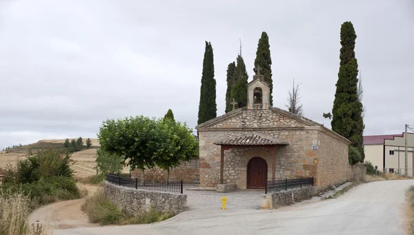 Kyrkan i den spanska landsbygden — Stockfoto