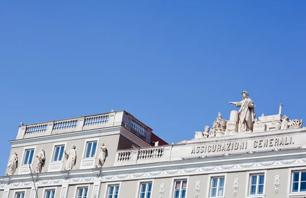 Immeuble sur la place de l'unité, Trieste — Photo