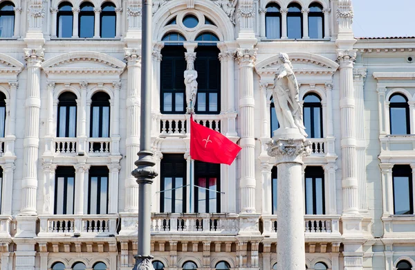 Veduta del monumento Carlo V a Trieste — Foto Stock
