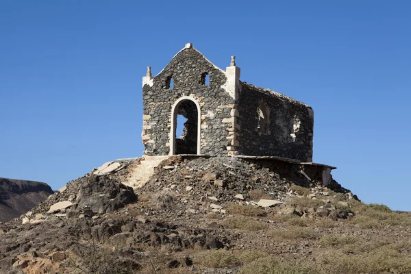 Заброшенная церковь — стоковое фото