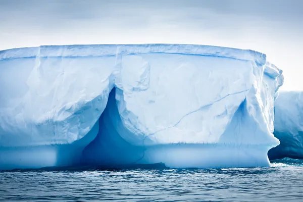 Antarktiszi jéghegy — Stock Fotó
