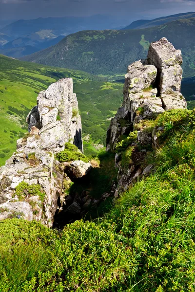 Paisaje de hermosas montañas — Foto de Stock