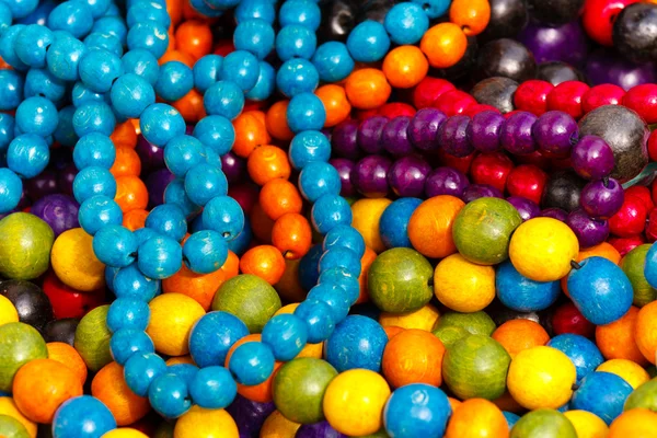Палі барвистих намисто — стокове фото