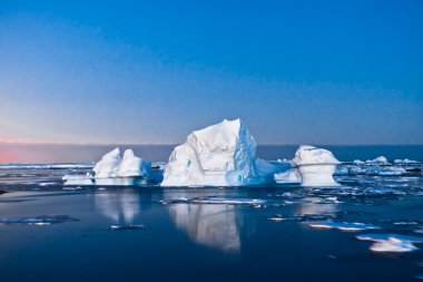 Antarctic icebergs clipart