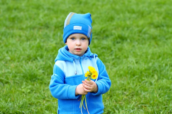 Child and Flowers — Stock Photo, Image