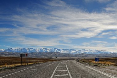 Dağlara giden yol