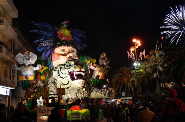 Viareggio gece karnaval