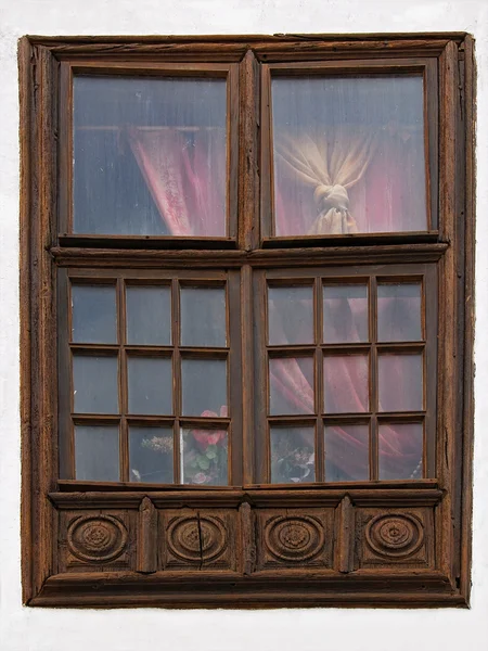 Stare drewniane okna — Zdjęcie stockowe