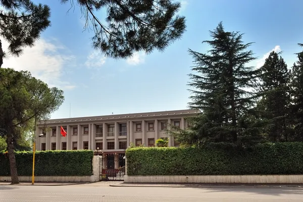 Na Pałac prezydenta w Tiranie — Zdjęcie stockowe