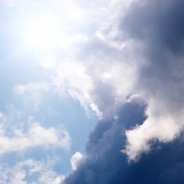 Sol i molnen — Stockfoto