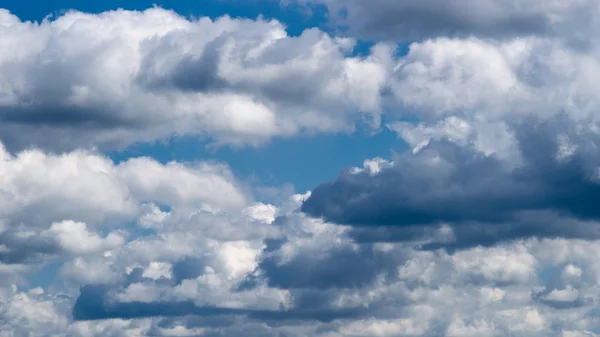 Bulutlu gün — Stok fotoğraf
