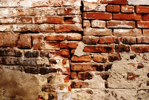 Трещина в стене из кирпича — стоковое фото