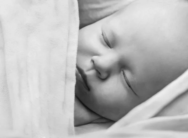 Nowo narodzony śpi — Zdjęcie stockowe