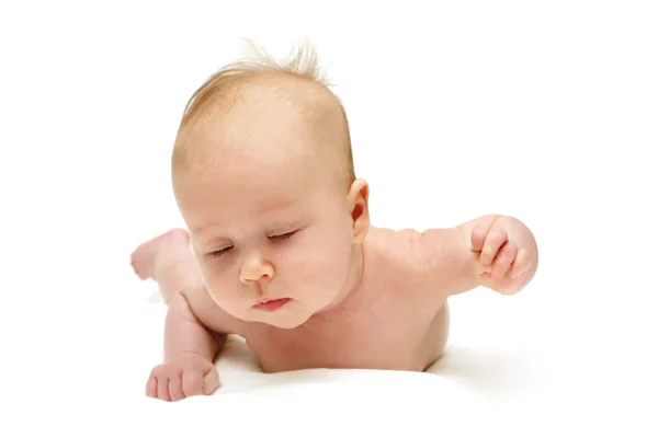Recién nacido gateando bebé — Foto de Stock