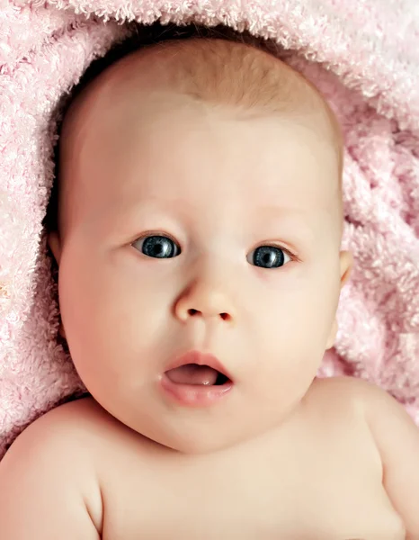 Newborn baby girl with open mouth — Stock Photo, Image
