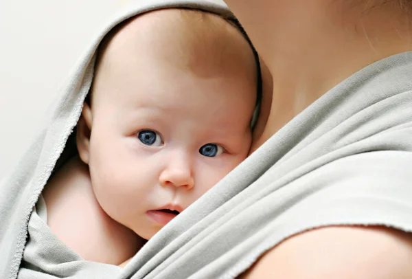 Baby in the sling — Stock Photo, Image