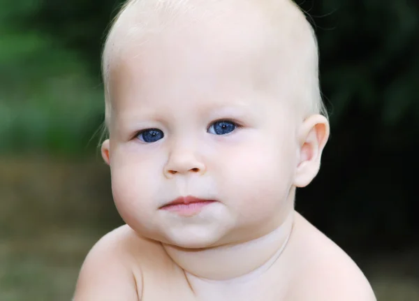 Baby outdoor — Stock Photo, Image