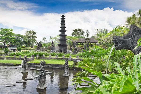Tirtagangga víz palace — Stock Fotó