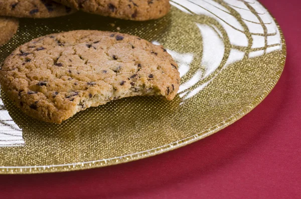 접시 위에 놓인 초콜릿 쿠키 스톡 사진