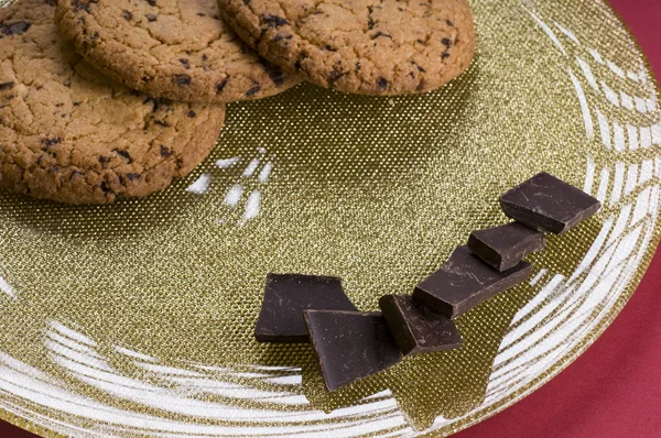 Σοκολάτα και μπισκότα σε ένα πιάτο Φωτογραφία Αρχείου