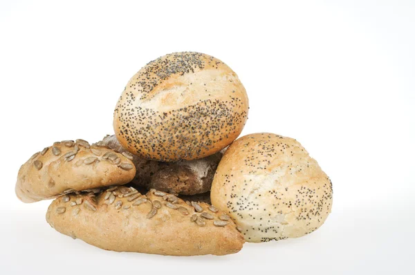 Čerstvý chléb potravin nad bílým pozadím — Stock fotografie