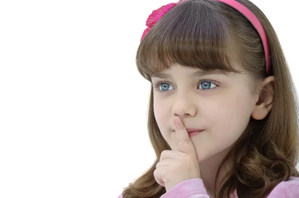 Маленькая девочка жестикулирует молчанием — стоковое фото