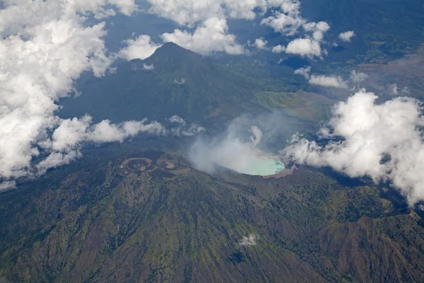Volcanic lake — Stock Photo, Image