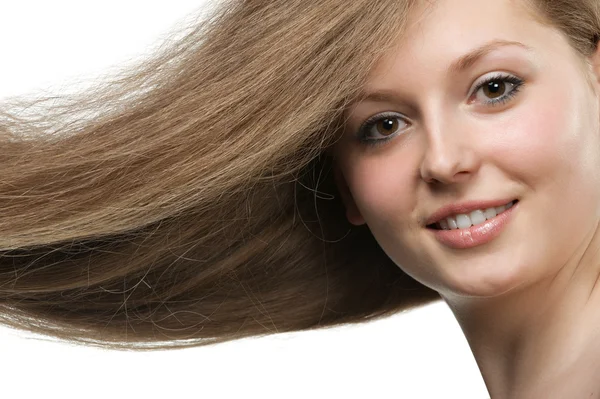 Egészséges, gyönyörű, hosszú haj Közelkép a szél által létrehozott mozgás — Stock Fotó