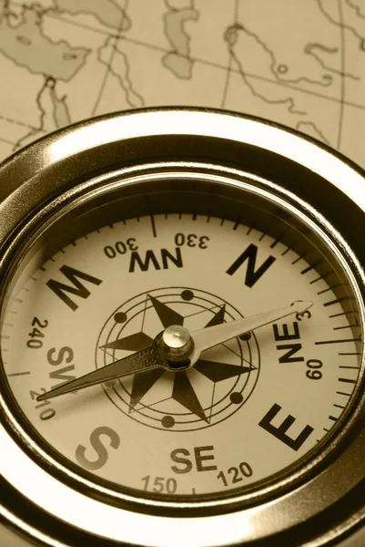 Kompass och kort — Stockfoto