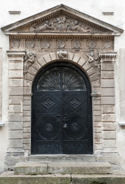 demir kapı, bir bina giriş