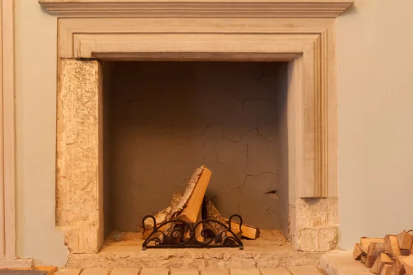 Ancient fireplace. 1600-1700 years. A museum piece castle Lvov, Ukraine — Stock Photo, Image