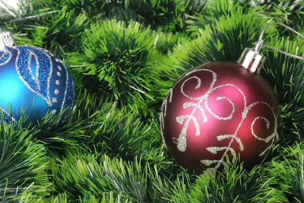 Рождественский фон с меховой елкой — стоковое фото