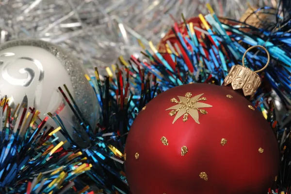 銀の decoraction ではクリスマスのおもちゃ — ストック写真