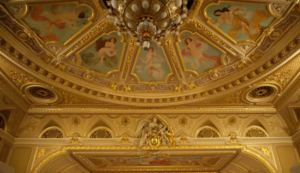 Ceiling of opera theatre of city of Lvov — Stock Photo, Image