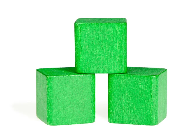 Зеленые деревянные кубики — стоковое фото