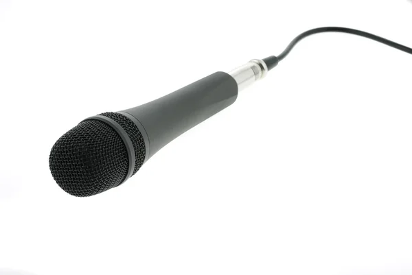 Na białym tle mikrofon z kablem — Zdjęcie stockowe