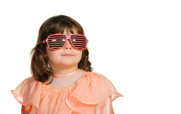 Bonita la niña en gafas de sol abstractas — Foto de Stock