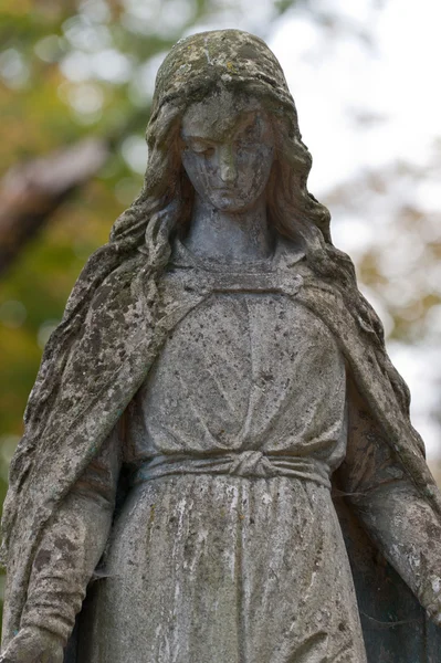 グアダルーペ、墓地の記念碑の女性 — ストック写真