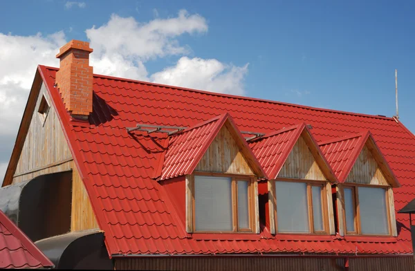 Červená střecha — Stock fotografie