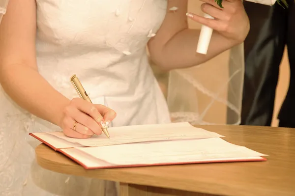 A assinatura do casamento — Fotografia de Stock