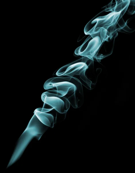 Cor azul fumaça de fundo preto — Fotografia de Stock