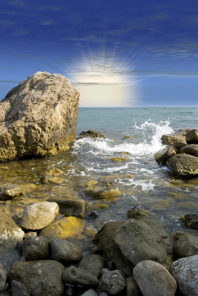 Soluppgången vid havskust — Stockfoto