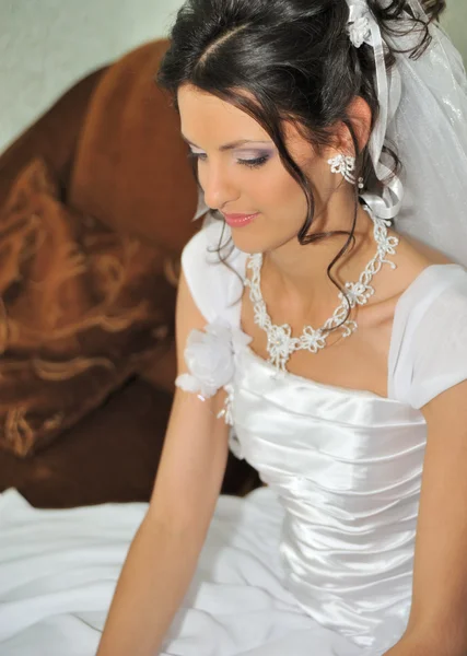 De mooie bruid — Stockfoto