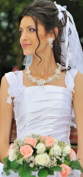 De mooie bruid — Stockfoto