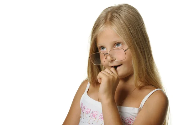 Miło dziewczyny blondynka w okularach i z pisaków — Zdjęcie stockowe