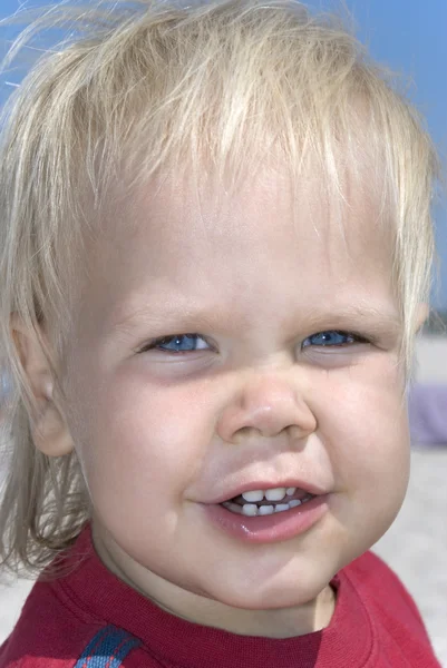 El chico de ojos azules — Foto de Stock