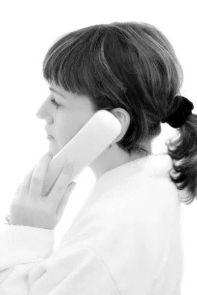 Το κορίτσι που μιλάμε από το τηλέφωνο μαύρο και άσπρο — Φωτογραφία Αρχείου