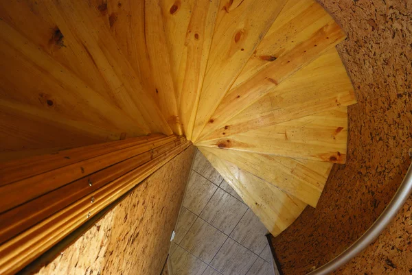 Escalera espiral de madera —  Fotos de Stock