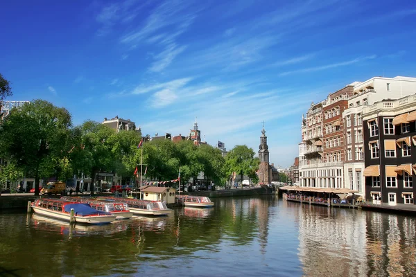 Δες στο ποταμού Άμστελ στο Άμστερνταμ. — Φωτογραφία Αρχείου