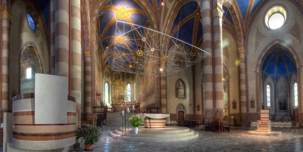 Wnętrze katedry San lorenzo. — Zdjęcie stockowe